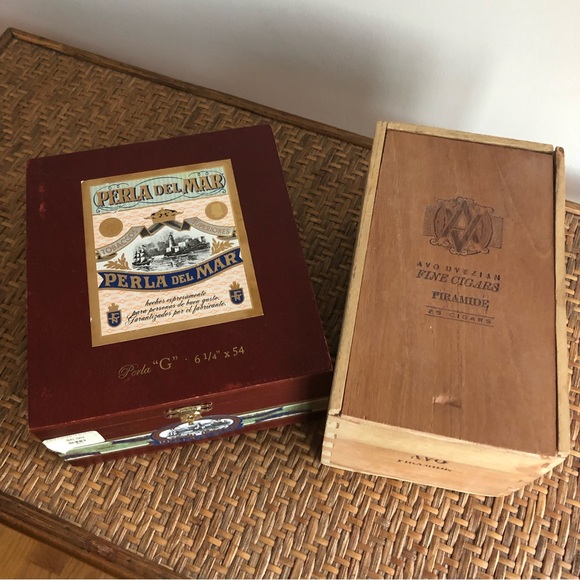 Two Cigar Boxes - Perla Del Mar & Avo Uvezian Piramide - Vintage Wood - Picture 1 of 9